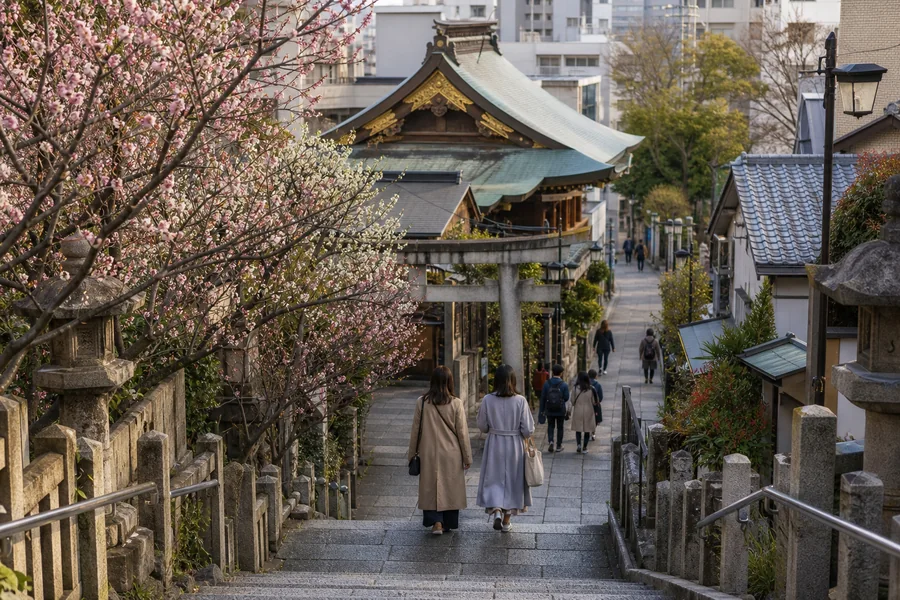 湯島天神・男坂女坂と天神下炭屋(坡道神社+在地居酒屋|湯島)